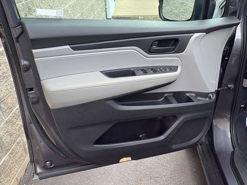 Used 2019 Honda Odyssey EX image 4