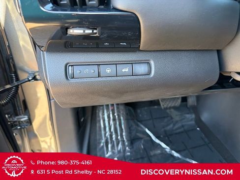 New 2025 Nissan Pathfinder SV image 15