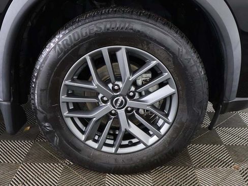 Used 2023 Nissan Rogue S AWD/4WD image 19