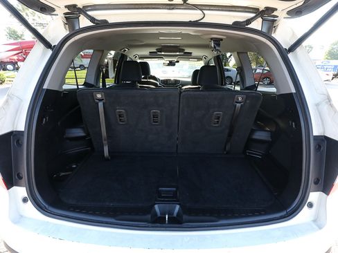 Used 2019 Honda Pilot Touring image 7