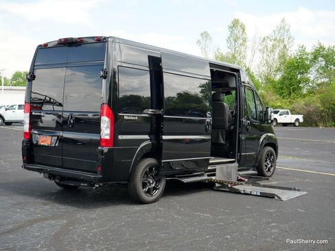 Used 2023 RAM ProMaster 2500 w/ Driver Convenience Group image 7