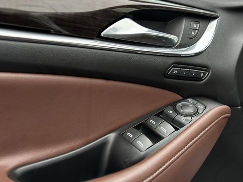 Used 2020 Buick Enclave Avenir w/ Avenir Technology Package image 13