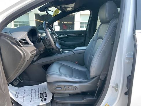 Used 2023 Buick Enclave Premium AWD/4WD image 37