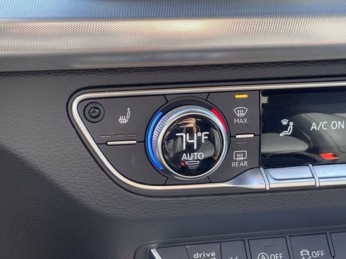 Used 2025 Audi Q5 2.0T Premium image 16