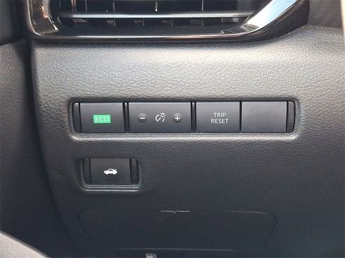 Used 2024 Nissan Sentra SV image 22