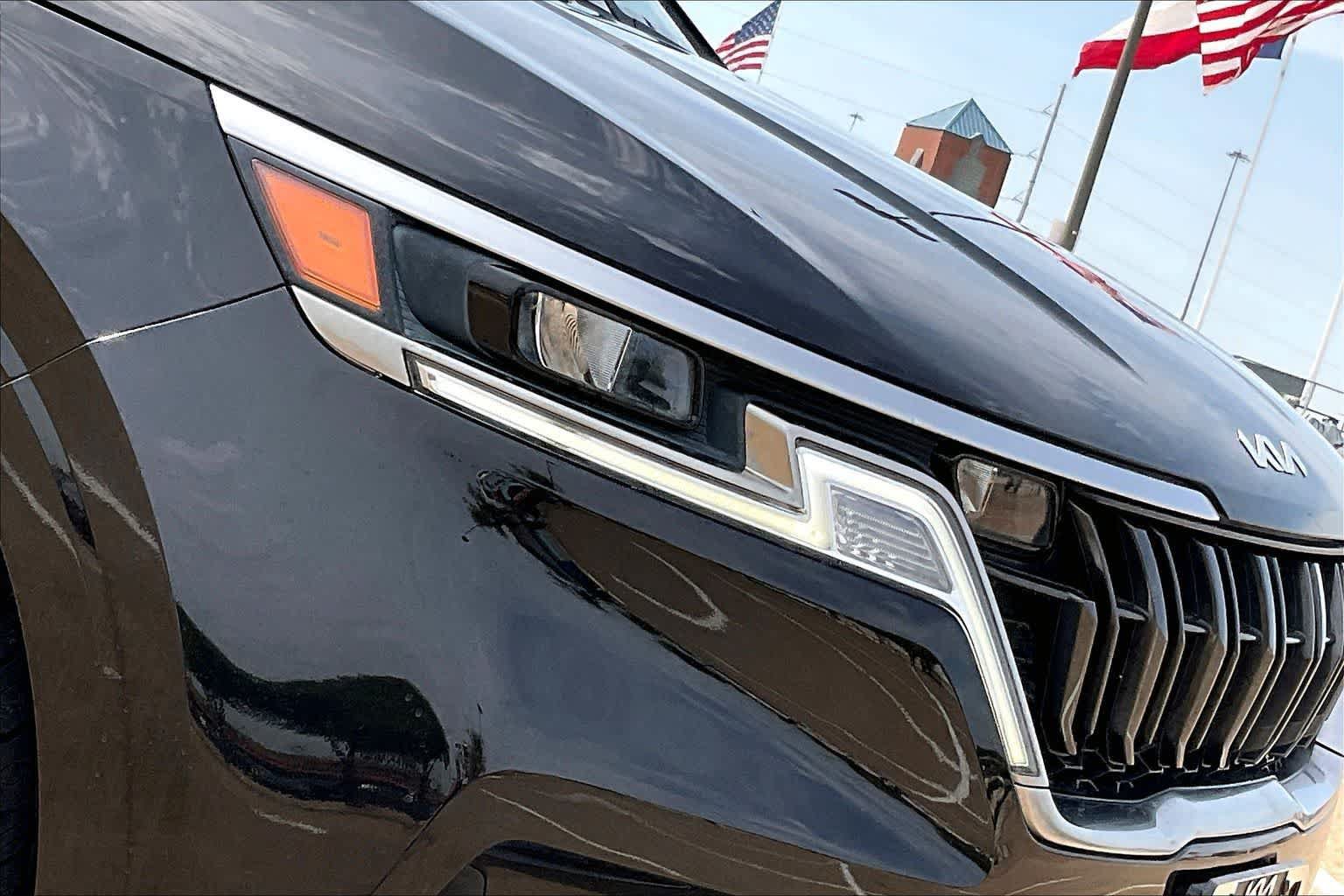 Certified 2023 Kia Carnival LX FWD image 28