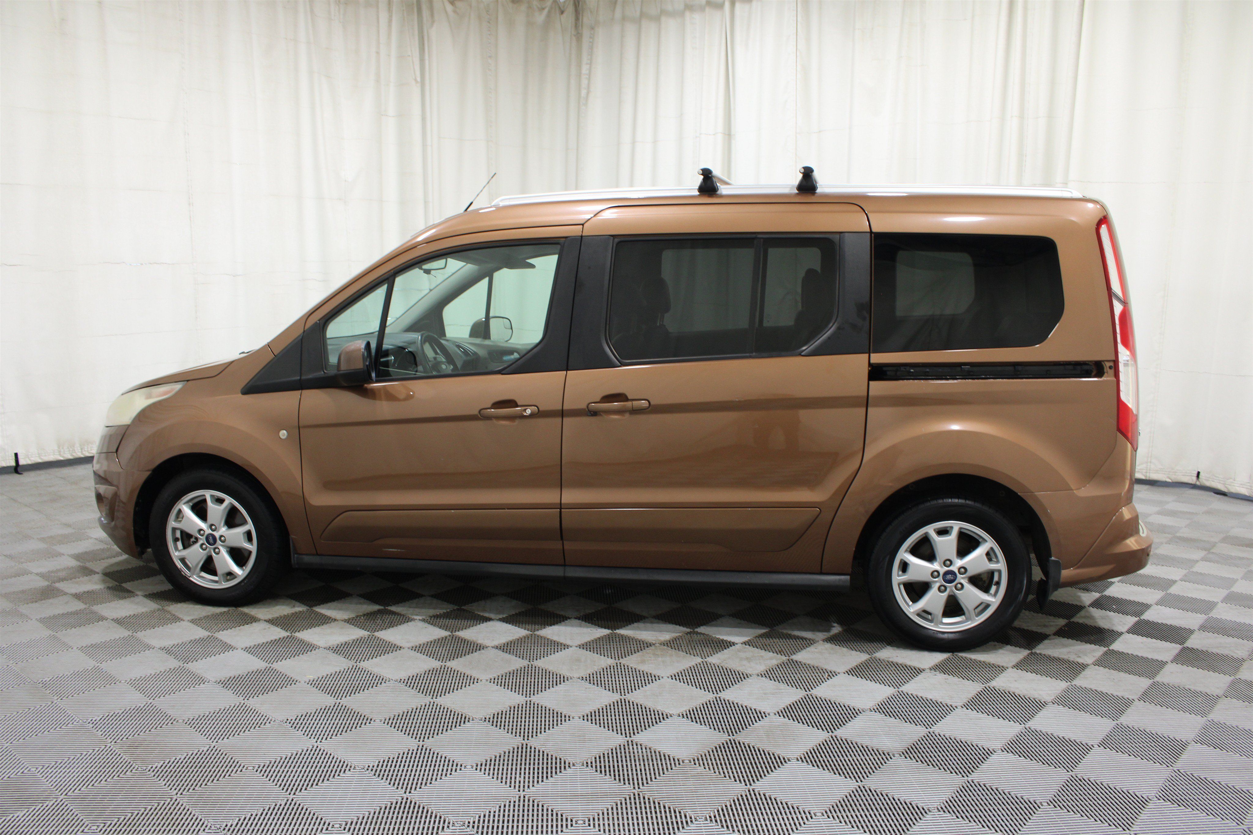 Used 2014 Ford Transit Connect Titanium FWD image 32