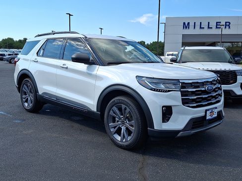 New 2026 Ford Explorer Active w/ Active Comfort Package AWD/4WD image 1