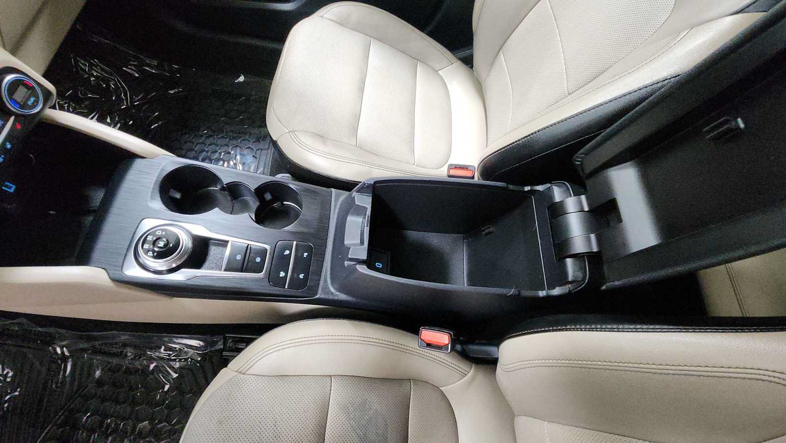 Used 2020 Ford Escape Titanium AWD/4WD image 23