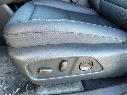 New 2026 Chevrolet Equinox LT w/ Convenience Package II image 9