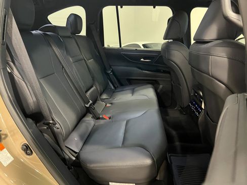 Used 2025 Lexus LX 700h Overtrail image 38