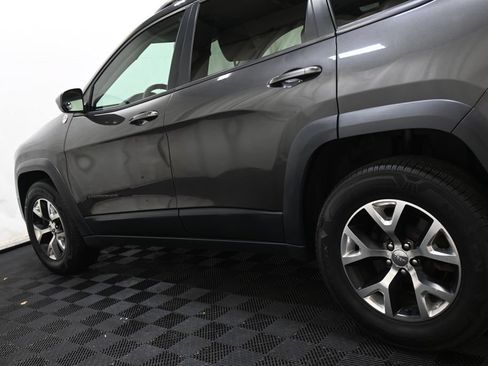 Used 2014 Jeep Cherokee Trailhawk w/ Cold Weather Group AWD/4WD image 12