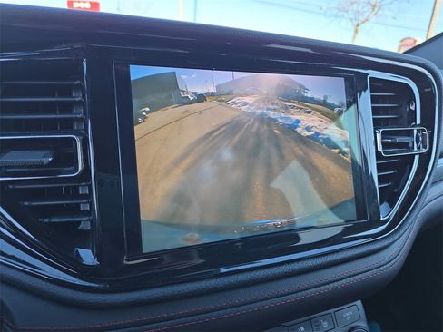 Used 2024 Dodge Durango GT image 17