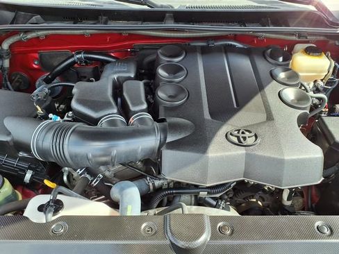 Used 2017 Toyota 4Runner TRD Off-Road Premium w/ Convenience Package AWD/4WD image 3