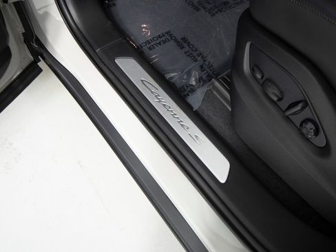 New 2026 Porsche Cayenne S image 22