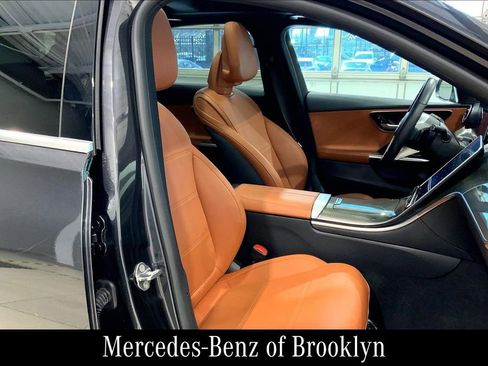 Used 2023 Mercedes-Benz C 300 4MATIC Sedan image 11