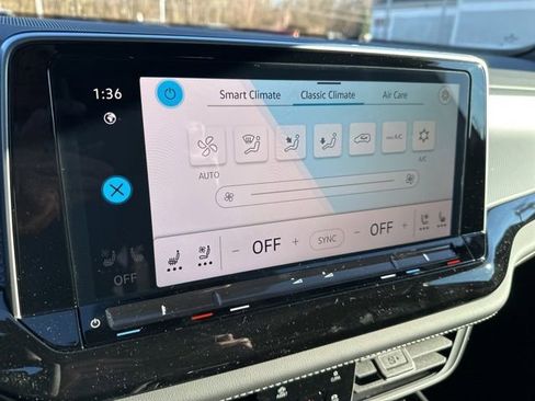 New 2026 Volkswagen Atlas Cross Sport SEL R-Line image 25