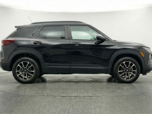 Used 2025 Chevrolet TrailBlazer LT image 11