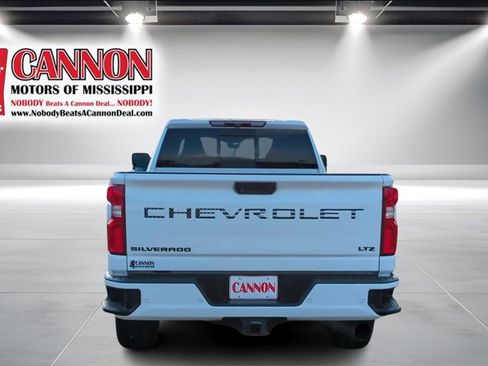 Used 2021 Chevrolet Silverado 2500 LTZ w/ LTZ Plus Package image 6