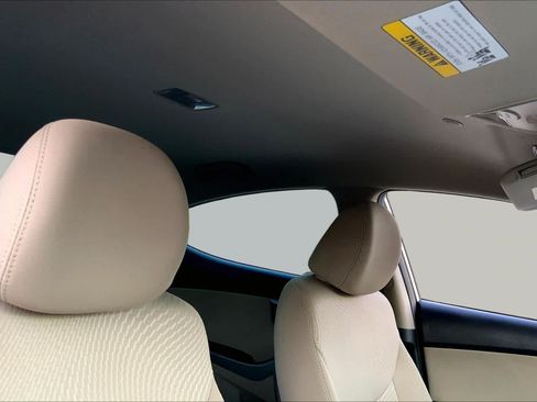 Used 2014 Hyundai Elantra SE w/ Option Group 02 FWD image 14