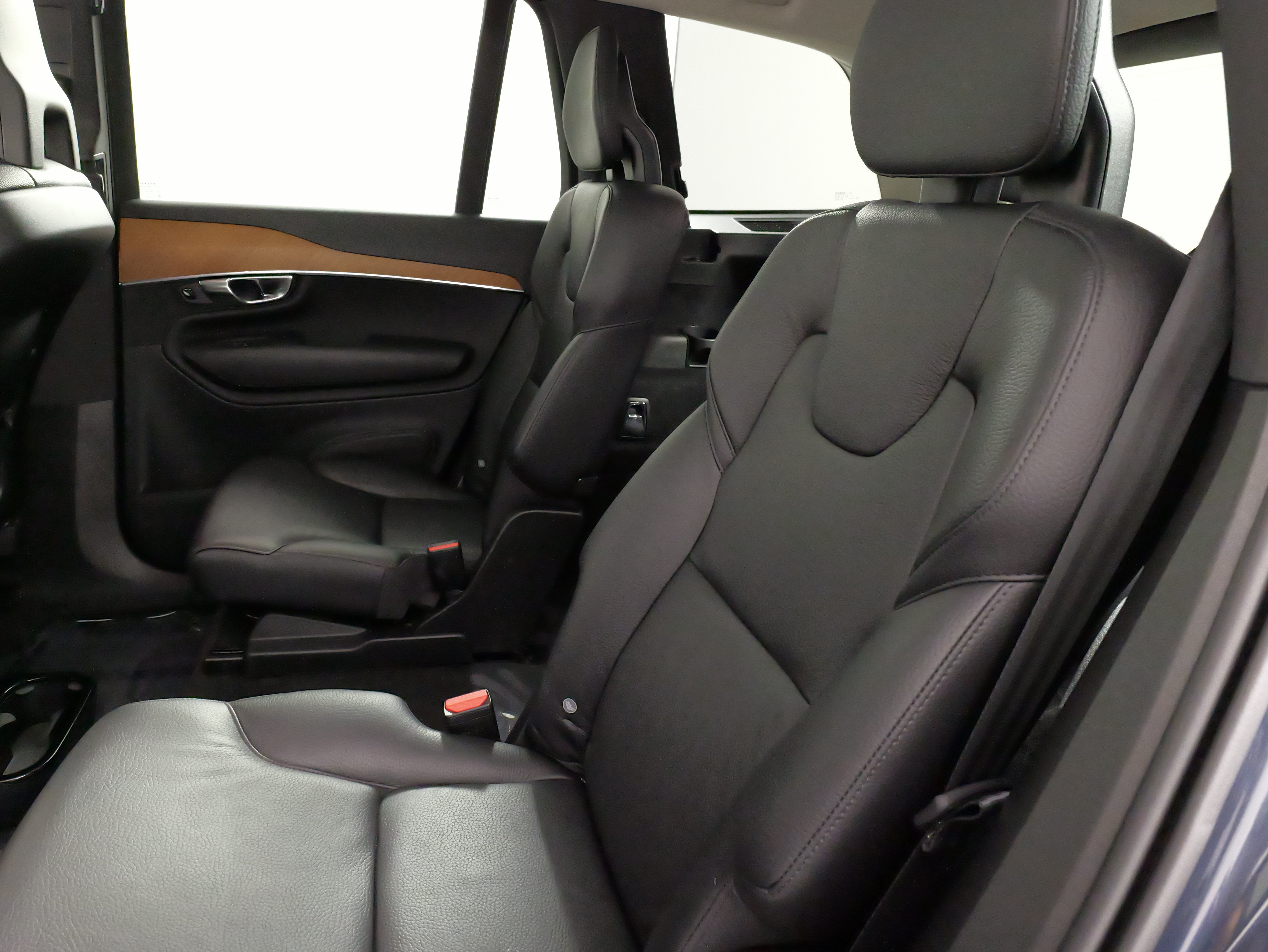 Used 2021 Volvo XC90 T8 Inscription Expression w/ Protection Package Premier AWD/4WD image 33