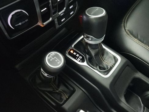 Used 2023 Jeep Gladiator Overland AWD/4WD image 31