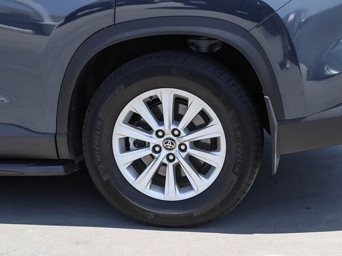 Certified 2024 Toyota Grand Highlander XLE FWD image 9