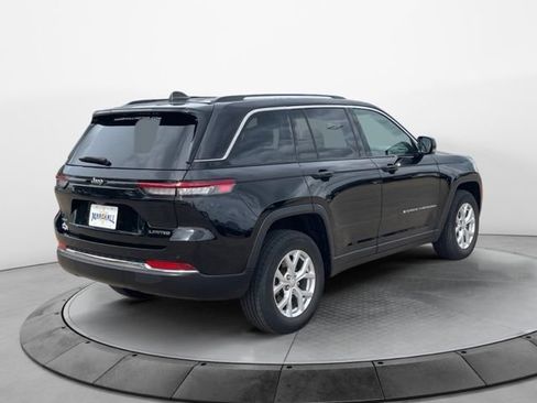 Used 2023 Jeep Grand Cherokee Limited AWD/4WD image 4