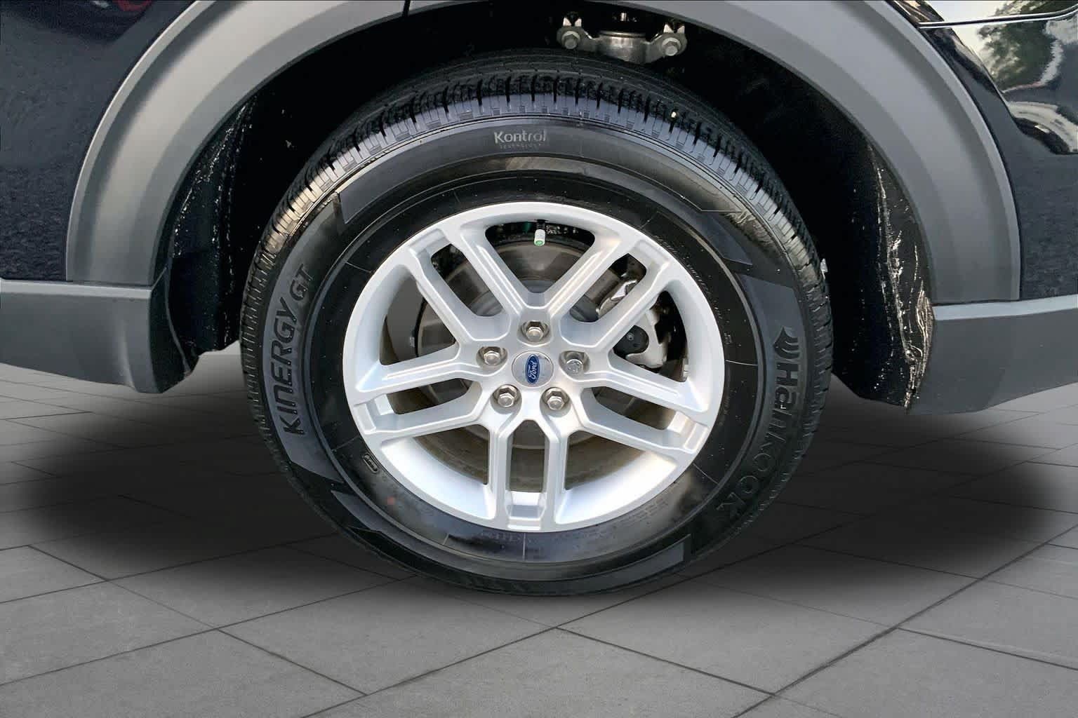 Certified 2025 Ford Explorer Active w/ Active Comfort Package RWD image 10