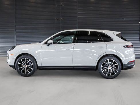 New 2026 Porsche Cayenne image 2