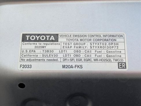 Used 2025 Toyota Corolla Cross LE FWD image 22