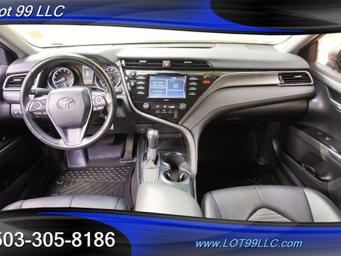 Used 2020 Toyota Camry SE FWD image 2