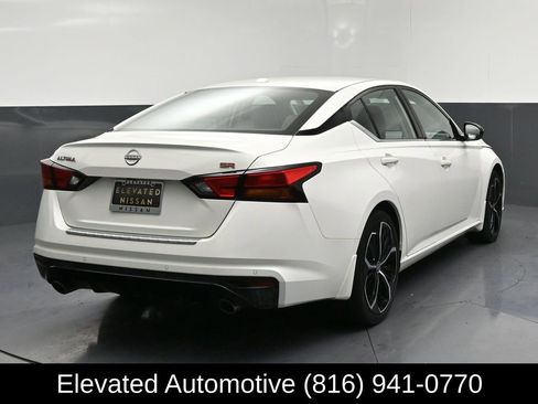 Used 2023 Nissan Altima 2.5 SR w/ SR Premium Package image 4