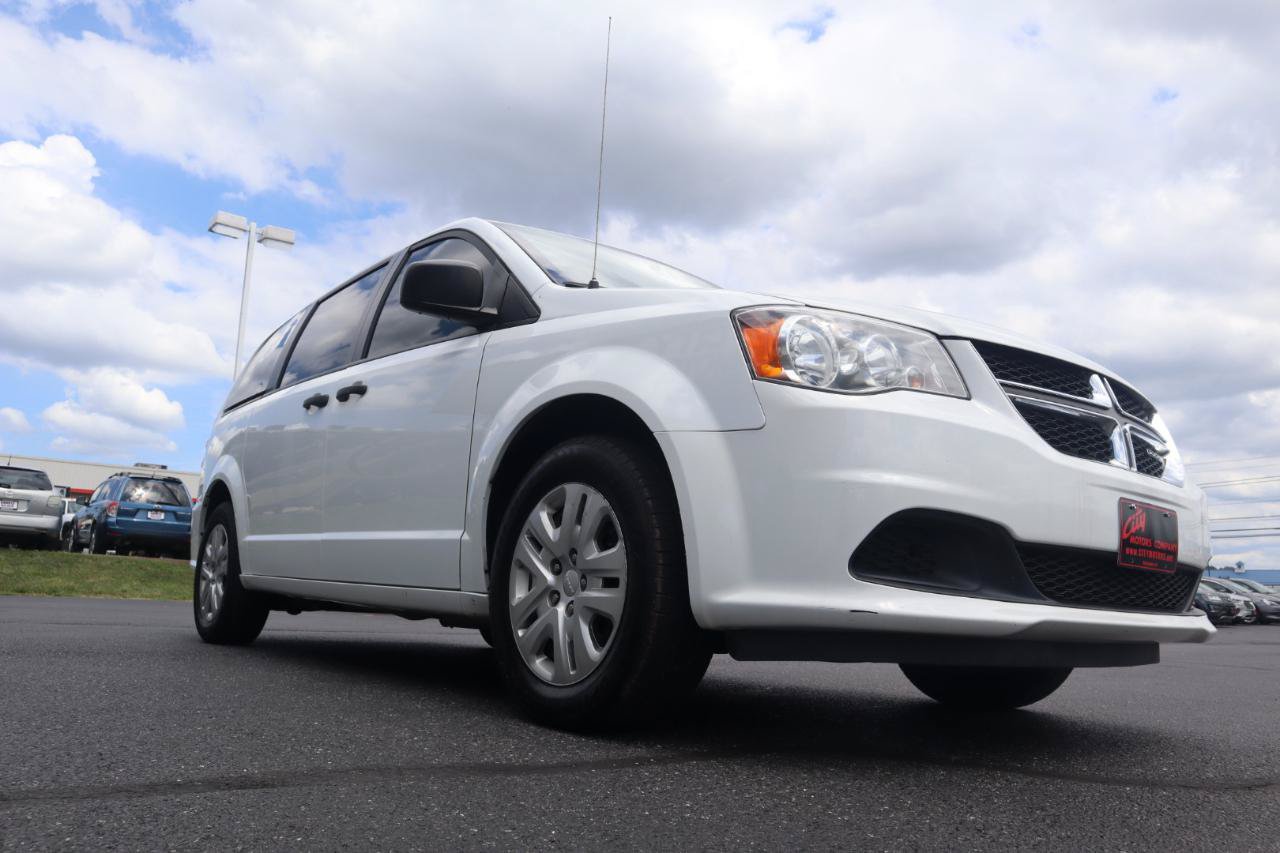 Used 2019 Dodge Grand Caravan SE w/ UConnect Hands-Free Group FWD image 22