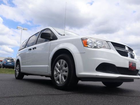 Used 2019 Dodge Grand Caravan SE w/ UConnect Hands-Free Group FWD image 22