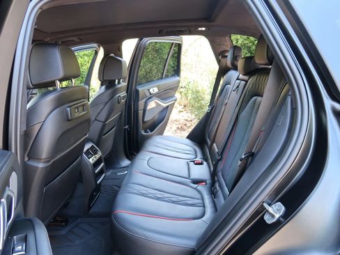 Used 2022 BMW X5 xDrive40i AWD/4WD image 30