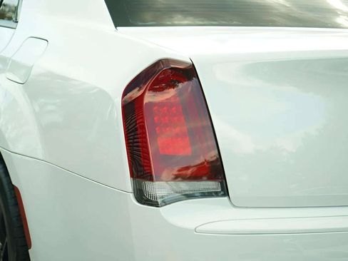 Used 2021 Chrysler 300 Touring L image 23