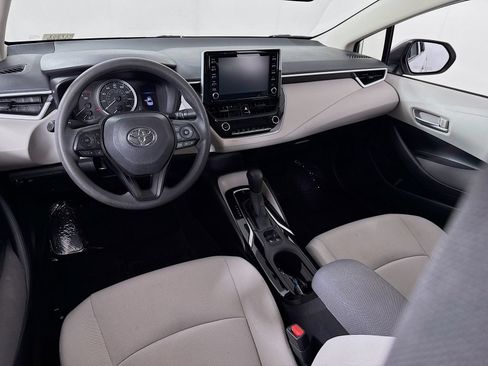 Used 2020 Toyota Corolla LE FWD image 18