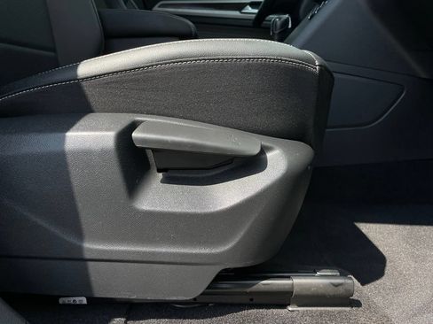 Used 2023 Volkswagen Atlas SE w/ Panoramic Sunroof Package FWD image 30