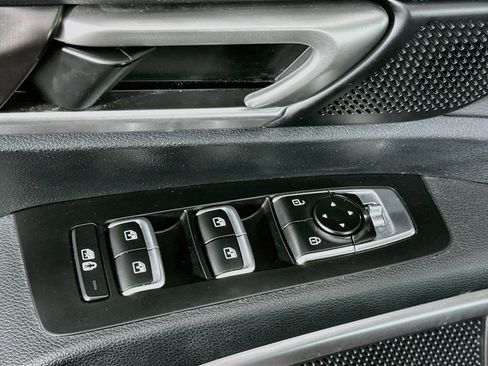 Used 2025 Kia Telluride S FWD image 15