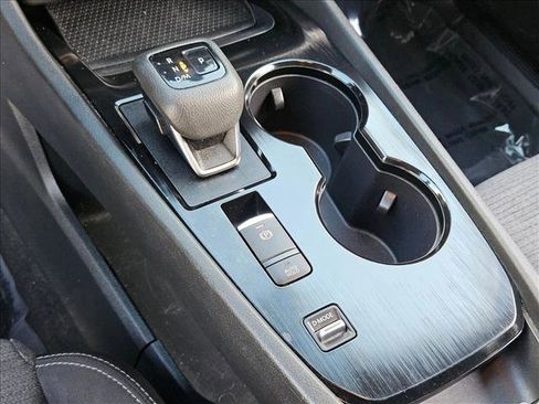 Used 2023 Nissan Rogue SV image 12