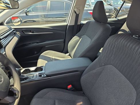 Used 2025 Toyota Camry LE FWD image 9