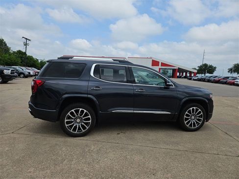 Used 2021 GMC Acadia Denali w/ Denali Technology Package image 9