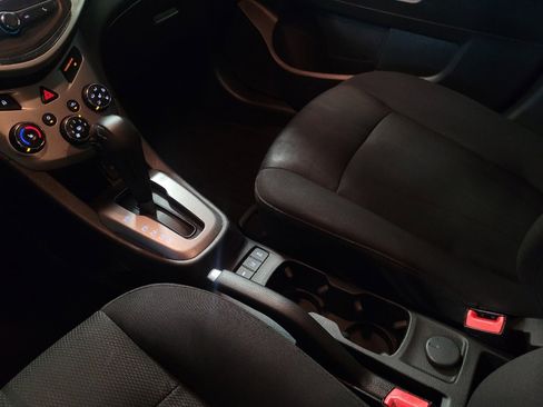 Used 2019 Chevrolet Sonic LT w/ Convenience Package FWD image 26