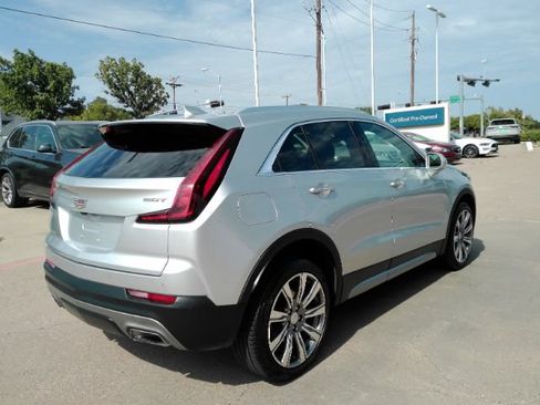 Used 2019 Cadillac XT4 Premium Luxury w/ Cold Weather Package FWD image 8