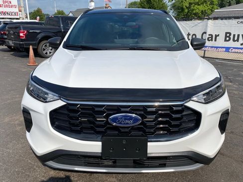 Used 2025 Ford Escape ST-Line w/ Tech Pack #1 AWD/4WD image 8