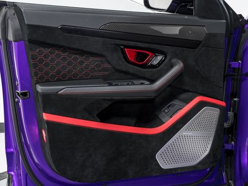 Used 2024 Lamborghini Urus Performante AWD/4WD image 9