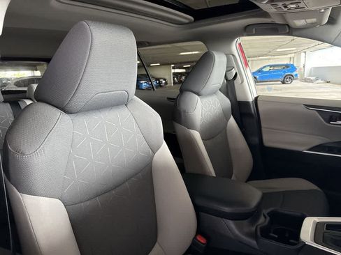 Used 2024 Toyota RAV4 XLE w/ Convenience Package FWD image 27