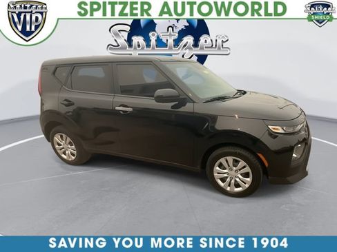 Certified 2022 Kia Soul LX FWD image 2