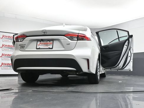 Used 2022 Toyota Corolla LE FWD image 43